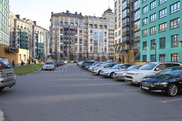 Продам двухкомнатную (2-комн.) квартиру, Героя России Мариенко ул, 8 , Калининград г