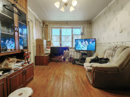 Продам двухкомнатную (2-комн.) квартиру, Центральная ул, 160к6, Серпухов г