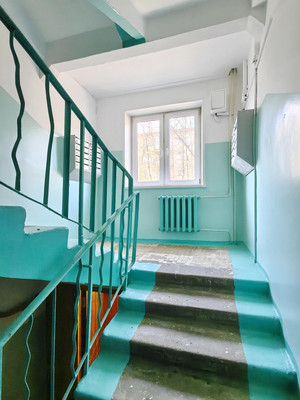 Продам двухкомнатную (2-комн.) квартиру, Центральная ул, 160к6, Серпухов г