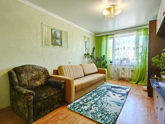 Продам двухкомнатную (2-комн.) квартиру, Серпуховская ул, 46, Липицы с