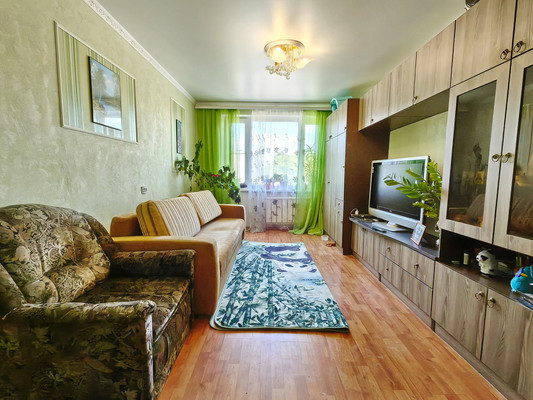 Продам двухкомнатную (2-комн.) квартиру, Серпуховская ул, 46, Липицы с
