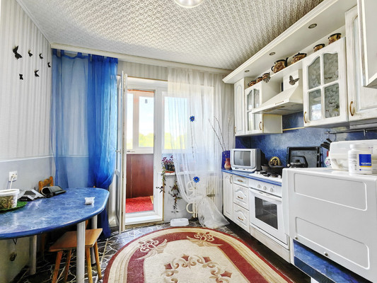 Продам двухкомнатную (2-комн.) квартиру, Серпуховская ул, 46, Липицы с