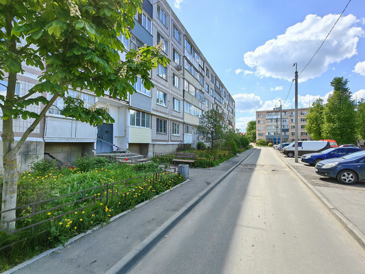 Продам двухкомнатную (2-комн.) квартиру, Серпуховская ул, 46, Липицы с