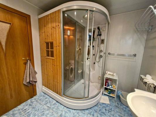 Продам трехкомнатную (3-комн.) квартиру, Степана Разина ул, 10, Ишим г