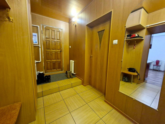 Продам трехкомнатную (3-комн.) квартиру, Степана Разина ул, 10, Ишим г