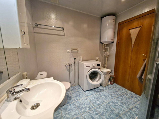 Продам трехкомнатную (3-комн.) квартиру, Степана Разина ул, 10, Ишим г