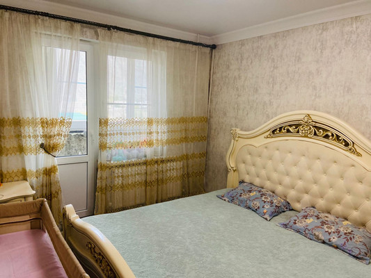 Продам трехкомнатную (3-комн.) квартиру, Молодежный пер, 6, Тырныауз г