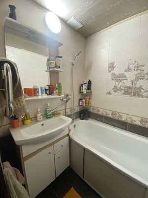 Продам двухкомнатную (2-комн.) квартиру, Шишкова ул, 105, Воронеж г