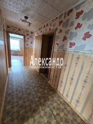 Продам трехкомнатную (3-комн.) квартиру, Ленина пр-кт, 6, Кириши г