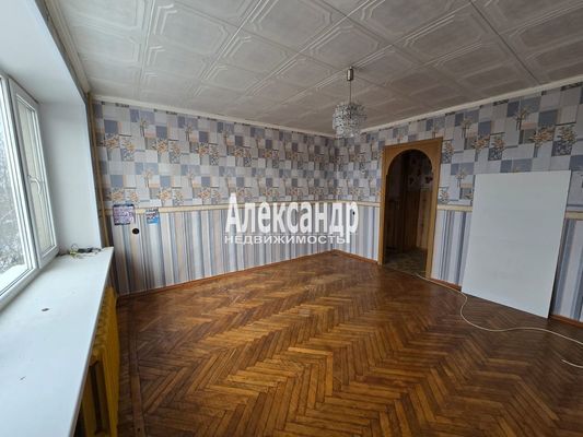 Продам трехкомнатную (3-комн.) квартиру, Ленина пр-кт, 6, Кириши г