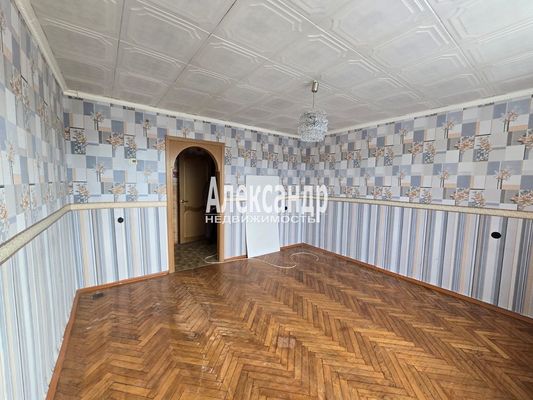 Продам трехкомнатную (3-комн.) квартиру, Ленина пр-кт, 6, Кириши г