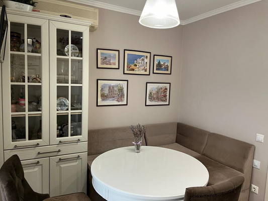 Продам двухкомнатную (2-комн.) квартиру, Полюсная ул, 55, Симферополь г