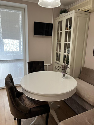 Продам двухкомнатную (2-комн.) квартиру, Полюсная ул, 55, Симферополь г