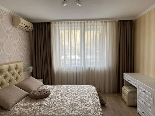 Продам двухкомнатную (2-комн.) квартиру, Полюсная ул, 55, Симферополь г