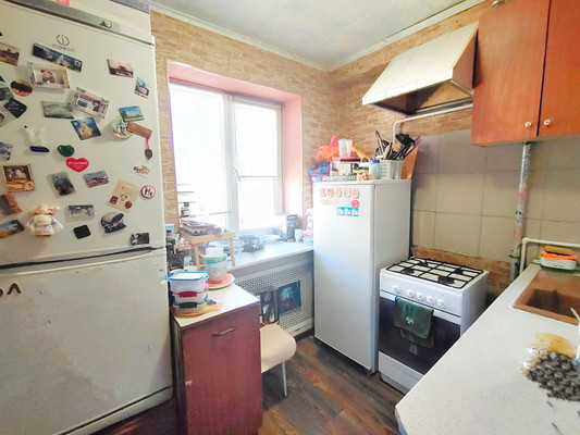 Продам комнату в 3-комн. квартире, Коминтерна ул, 8/1, Королев г