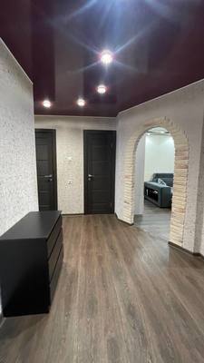 Продам трехкомнатную (3-комн.) квартиру, Конституции (Радужный мкр.) ул, 12, Киров г