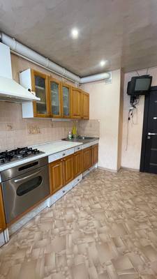 Продам трехкомнатную (3-комн.) квартиру, Конституции (Радужный мкр.) ул, 12, Киров г