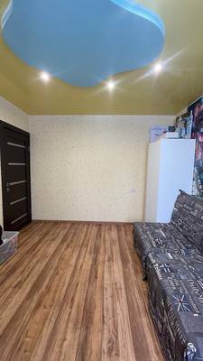 Продам трехкомнатную (3-комн.) квартиру, Конституции (Радужный мкр.) ул, 12, Киров г