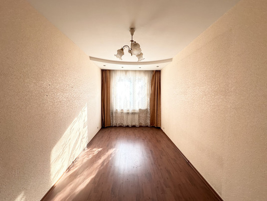 Продам двухкомнатную (2-комн.) квартиру, Лушникова ул, 1, Казань г