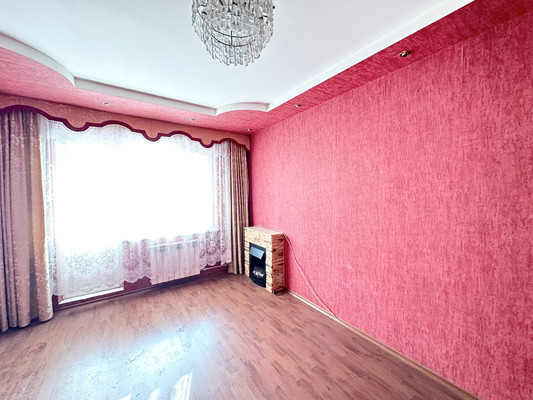 Продам двухкомнатную (2-комн.) квартиру, Лушникова ул, 1, Казань г