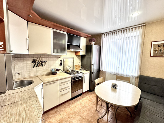 Продам трехкомнатную (3-комн.) квартиру, Хусаина Мавлютова ул, 48, Казань г