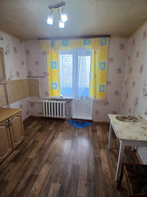 Продам трехкомнатную (3-комн.) квартиру, Садовая ул, 16, Боровка с