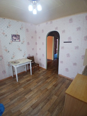 Продам трехкомнатную (3-комн.) квартиру, Садовая ул, 16, Боровка с