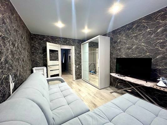 Продам трехкомнатную (3-комн.) квартиру, Широнинцев ул, 9А, Киров г