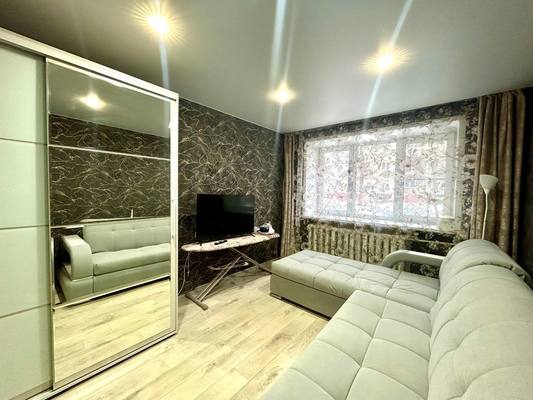 Продам трехкомнатную (3-комн.) квартиру, Широнинцев ул, 9А, Киров г