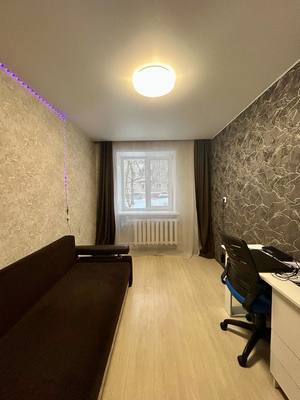 Продам трехкомнатную (3-комн.) квартиру, Широнинцев ул, 9А, Киров г