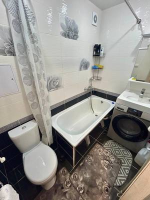 Продам трехкомнатную (3-комн.) квартиру, Широнинцев ул, 9А, Киров г