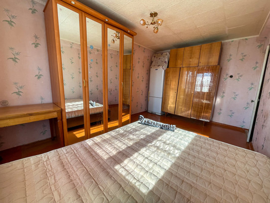 Продам двухкомнатную (2-комн.) квартиру, 2-й Микрорайон ул, 27, Эльбан рп