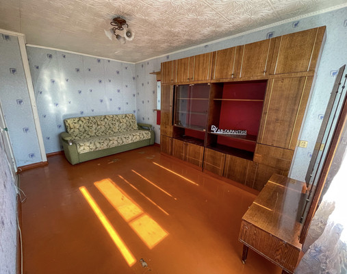 Продам двухкомнатную (2-комн.) квартиру, 2-й Микрорайон ул, 27, Эльбан рп