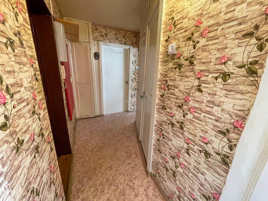 Продам двухкомнатную (2-комн.) квартиру, 2-й Микрорайон ул, 27, Эльбан рп