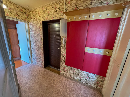 Продам двухкомнатную (2-комн.) квартиру, 2-й Микрорайон ул, 27, Эльбан рп