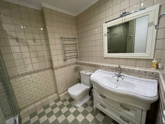 Продам трехкомнатную (3-комн.) квартиру, Казахстанский пер, 19б, Ростов-на-Дону г