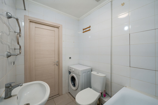 Продам двухкомнатную (2-комн.) квартиру, Люблинская ул, 76к3, Москва г
