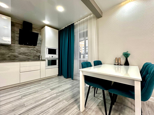 Продам трехкомнатную (3-комн.) квартиру, Энтузиастов ул, 19а, Киров г