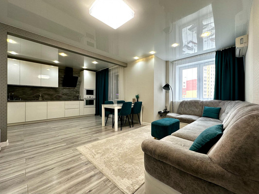 Продам трехкомнатную (3-комн.) квартиру, Энтузиастов ул, 19а, Киров г