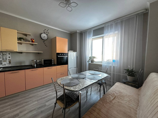 Продам трехкомнатную (3-комн.) квартиру, Анны Коньковой ул, 6, Ханты-Мансийск г