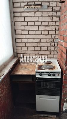 Продам комнату в 6-комн. квартире, Сиреневый б-р, 9, Санкт-Петербург г