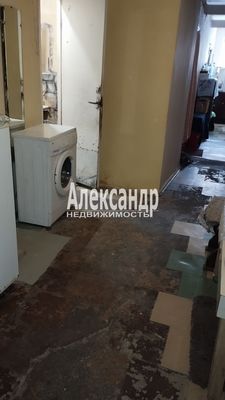 Продам комнату в 6-комн. квартире, Сиреневый б-р, 9, Санкт-Петербург г
