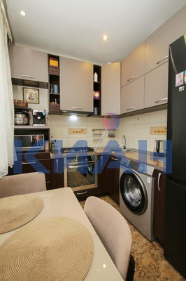 Продам двухкомнатную (2-комн.) квартиру, Ладо Кецховели ул, 97, Красноярск г