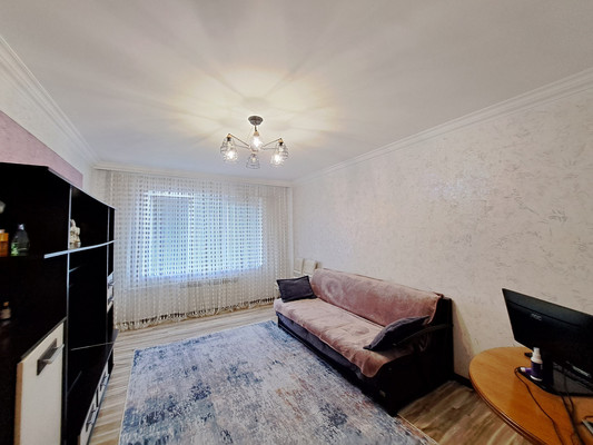 Продам трехкомнатную (3-комн.) квартиру, Осетинская ул, 146, Нальчик г