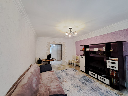 Продам трехкомнатную (3-комн.) квартиру, Осетинская ул, 146, Нальчик г
