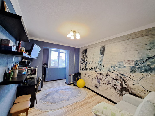 Продам трехкомнатную (3-комн.) квартиру, Осетинская ул, 146, Нальчик г