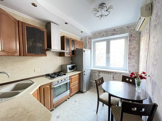 Продам двухкомнатную (2-комн.) квартиру, 339-й Стрелковой Дивизии ул, 17/3, Ростов-на-Дону г