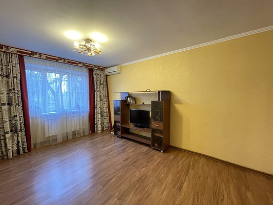 Продам двухкомнатную (2-комн.) квартиру, 339-й Стрелковой Дивизии ул, 17/3, Ростов-на-Дону г