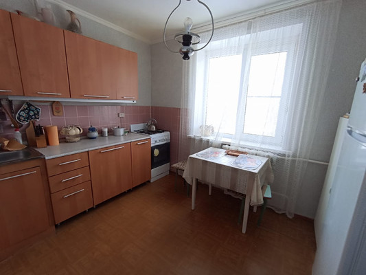 Продам двухкомнатную (2-комн.) квартиру, Черникова ул, 11, Волгодонск г