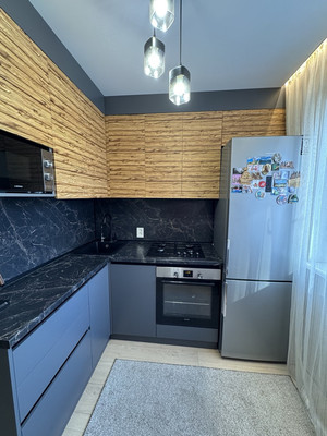 Продам трехкомнатную (3-комн.) квартиру, Елькина ул, 84а, Челябинск г